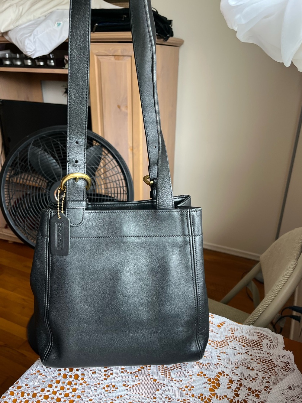 Coach vintage soho black leather #J72-4157 shoulder purse